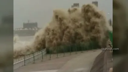 Spectacol măreţ al naturii în China, dar cu victime. Valuri URIAŞE au rănit zeci de persoane VIDEO