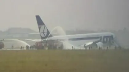 Zeci de români au trecut prin CLIPE DE GROAZĂ. Avionul în care se aflau a fost cuprins de fum