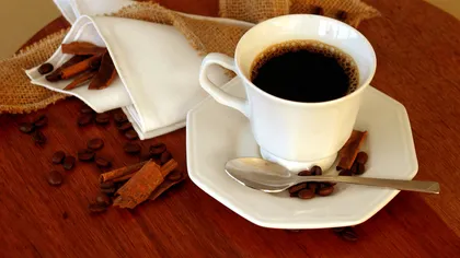 Cafeaua îşi modifică gustul în funcţie de culoarea ceştii
