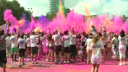 The Color Run: 3.500 de participanţi au alergat pe Şoseaua Kiseleff din Capitală VIDEO