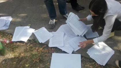 ADMITERE BAROU 2014: Candidaţii din Bucureşti, TOTAL NEMULŢUMIŢI de modul de organizare al examenului VIDEO