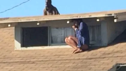 Momente de groază trăite de o femeie după ce un NEBUN a intrat peste ea în casă VIDEO