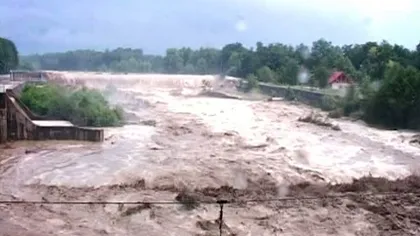 COD GALBEN şi PORTOCALIU de INUNDAŢII pe mai multe râuri din ţară. Vezi HARTA