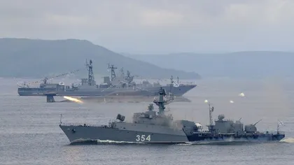 Patru nave NATO, între care şi un distrugător american, vor ajunge în Marea Neagră