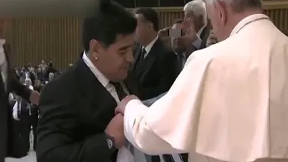 Papa Francisc l-a primit pe Diego Maradona la Vatican VIDEO