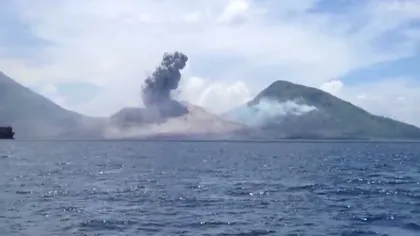 Erupţie vulcanică spectaculoasă, filmată în Papua-Noua Guinee VIDEO