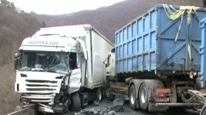 Accident CUMPLIT în Alba. Două TIR-uri S-AU CIOCNIT, un şofer A MURIT