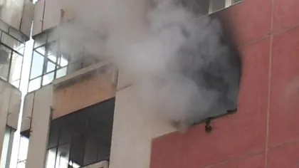 Incendiu într-un apartament din Cluj. O mamă şi doi copii, salvaţi în ultima clipă