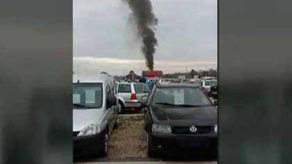 Panică la târgul auto din Braşov din cauza unui incendiu de proporţii VIDEO