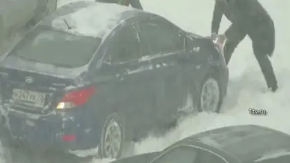 Imagini INCREDIBILE: Prima ninsoare la Moscova VIDEO