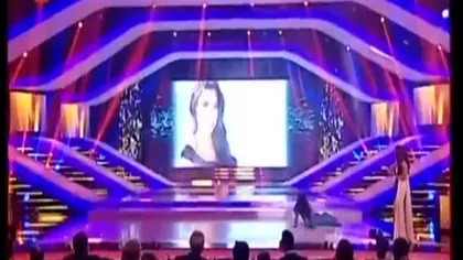 Regina frumuseţii din Liban a căzut pe scenă VIDEO