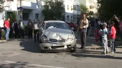 ACCIDENT SPECTACULOS: Nu-ţi vine să crezi de ce a fost în stare un şofer vitezoman VIDEO