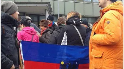 Steaguri separatiste afişate la secţiile de vot din Diaspora