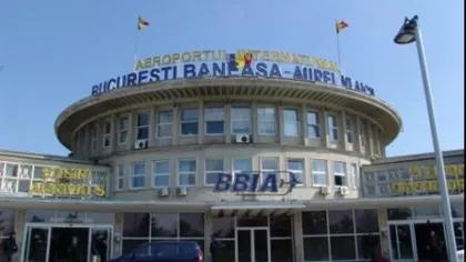 Accident ULUITOR pe Aeroportul Băneasa. O maşină a lovit un avion privat