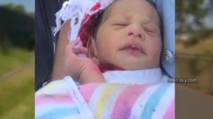 MIRACOL. Un bebeluş a SUPRAVIEŢUIT CINCI ZILE în canalul în care fusese aruncat de mama sa