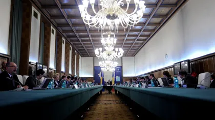 Ponta cere miniştrilor să pregătească proiectul de buget pe 2015 până la sosirea delegaţiei CE, FMI şi BM