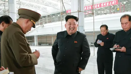 Imagini-surpriză: Kim Jong-Un a apărut în public VESEL şi FĂRĂ BASTON