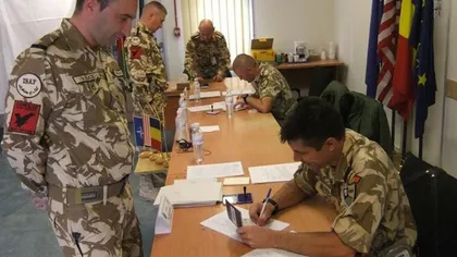 ALEGERI PREZIDENŢIALE 2014: Cum au votat militarii GALERIE FOTO