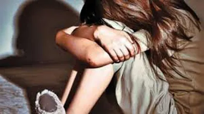 O fată de 14 ani violată de doi bărbaţi. Intreaga scenă a fost FILMATĂ