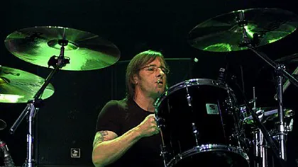 Phil Rudd, toboşarul AC/DC, arestat pentru angajarea unui ASASIN