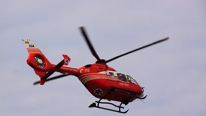 Bebeluş de 9 luni, transportat cu elicopterul SMURD la Iaşi, după ce a suferit arsuri pe corp
