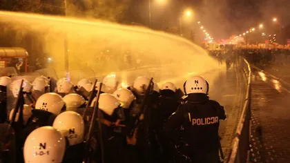 Proteste VIOLENTE în POLONIA. Grupurile naţionaliste s-au bătut cu jandarmii VIDEO