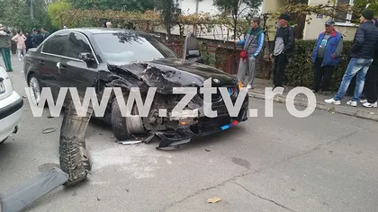 Un şofer beat şi fără permis a distrus 12 maşini parcate pe marginea drumului
