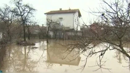 Stare de urgenţă în mai multe regiuni din Bulgaria: Ploile abundente au provocat inundaţii devastatoare