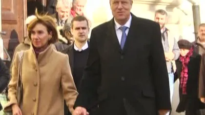 Crăciun prezidenţial la Sibiu: Klaus Iohannis a mers la restaurant, la Biserică şi la tenis