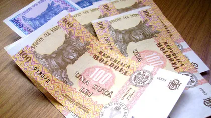 Prăbuşirea RUBLEI seamănă panică: Moldovenii s-au repezit să-şi schimbe LEII în valută