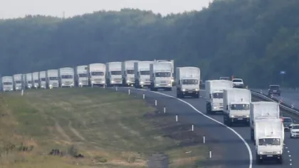 O sută de camioane cu ajutor umanitar din Rusia au trecut FORŢAT frontiera în Ucraina