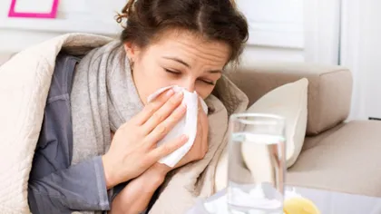 Cinci greşeli care agravează răceala şi gripa