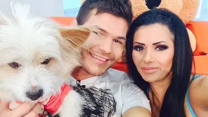 Doi prezentatori TV români şi-au dezvăluit dragostea în direct. S-au sărutat pasional sub vâsc FOC