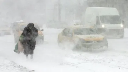 COD PORTOCALIU de ninsori în 9 judeţe şi COD GALBEN, în alte 15. Ninge abundent în Bucureşti VIDEO
