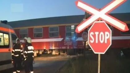 ACCIDENT FEROVIAR: Un tren a lovit un microbuz în care se afla şi o gravidă