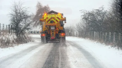 Marea Britanie, sub zăpadă: Ninsorile şi viscolul au dat peste cap traficul pe şosele GALERIE FOTO VIDEO