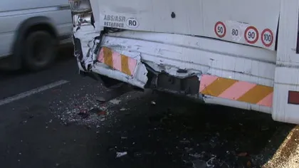 Accident GROAZNIC în Argeş: Două autobuze S-AU TAMPONAT. Trei victime VIDEO
