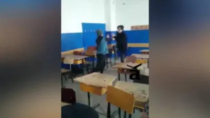 BĂTAIE la un liceu din Constanţa: Doi elevi s-au lovit cu pumnii şi picioarele