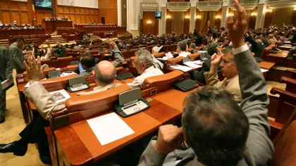 TRASEISM-RECORD în Parlament: 117 parlamentari şi-au schimbat partidul în ultimii doi ani