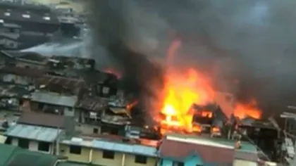 Început de An tragic pentru zeci de mii de filipinezi: Incendiu puternic din cauza artificiilor