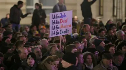 Germania: Mii de persoane, în frunte cu Merkel, adunate la Berlin împotriva islamofobiei