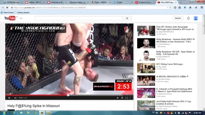 Bătaia ANULUI, în MMA. Un luptător îşi ia adversarul de picioare şi-l dă cu capul de pământ VIDEO