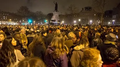 ATENTAT TERORIST PARIS: Mii de persoane au ieşit în stradă, ca omagiu pentru victimele de la Charlie Hebdo