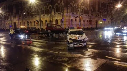 Maşină a Poliţiei implicată într-un accident la Cluj. Un copil a fost rănit. VIDEO