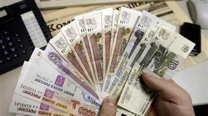 Un fost ministru de Finanţe prezice: Rubla îşi va reveni abia peste ZECE ANI