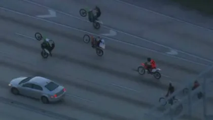 HAOS pe AUTOSTRADĂ: Sute de motociclişti au dat traficul peste cap. Poliţiştii NU au intervenit VIDEO
