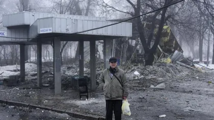 CRIZĂ UCRAINA. 13 morţi într-un bombardament asupra unei staţii de troleibuz din Doneţk