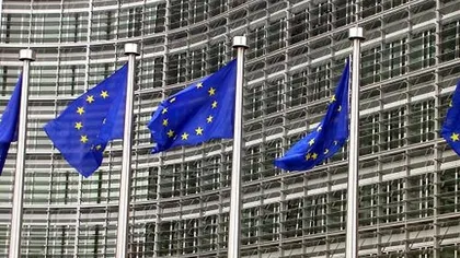 Omagiu pentru victimele atentatului de la Paris: Parlamentul European a coborât drapelele în bernă