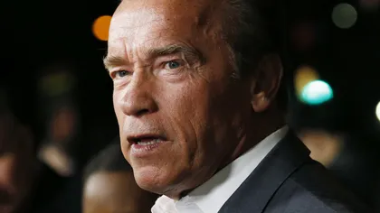 GEST NEPREŢUIT al lui Arnold Schwarzenegger faţă de jurnaliştii francezi ucişi de terorişti