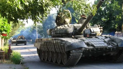Poroşenko observă că sunt 9.000 de soldaţi ruşi în Ucraina, iar NATO, că a crescut numărul de tancuri ruseşti